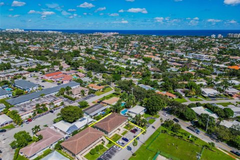 Propiedad comercial en venta en Lighthouse Point, Florida, 514.03 m2 № 987312 - foto 3