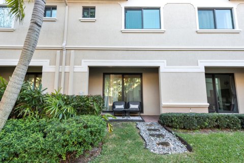 Townhouse in Oakland Park, Florida 3 bedrooms, 121.05 sq.m. № 987270 - photo 4