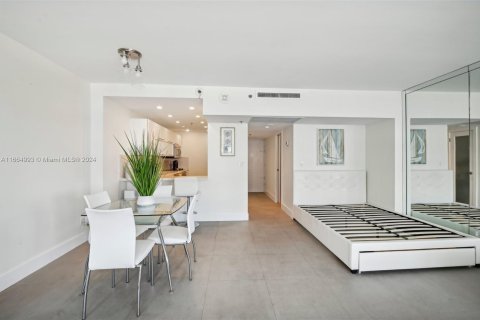 Condominio en venta en Miami Beach, Florida, 51.1 m2 № 1378594 - foto 2