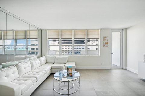 Condominio en venta en Miami Beach, Florida, 51.1 m2 № 1378594 - foto 10