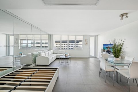 Condominio en venta en Miami Beach, Florida, 51.1 m2 № 1378594 - foto 12