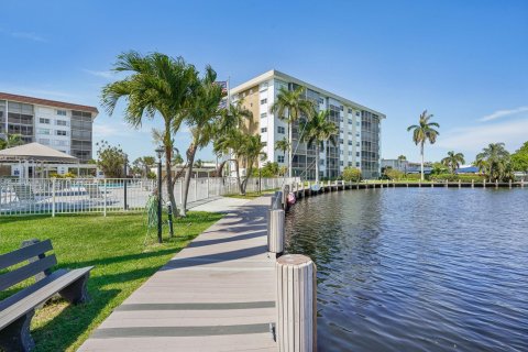 Condo in Oakland Park, Florida, 1 bedroom  № 1207585 - photo 5