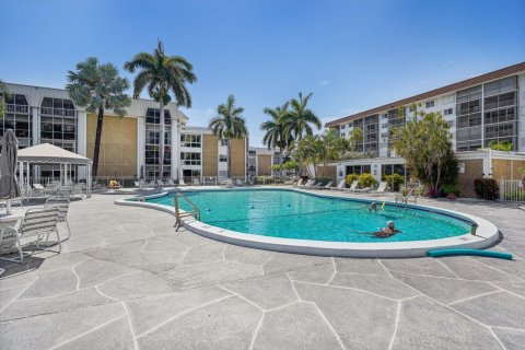 Condo in Oakland Park, Florida, 1 bedroom  № 1207585 - photo 6