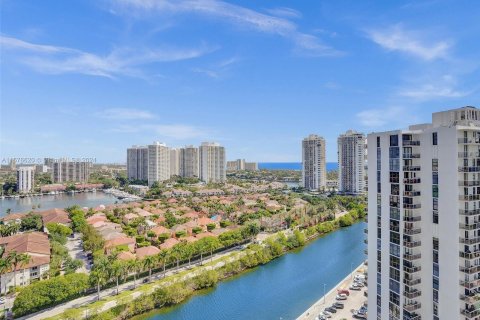 Condo in Aventura, Florida, 1 bedroom  № 1146817 - photo 19