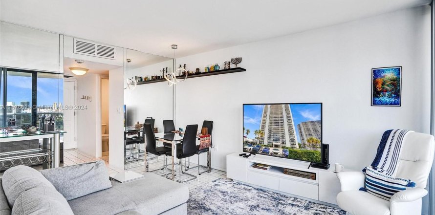 Condo in Aventura, Florida, 1 bedroom  № 1146817