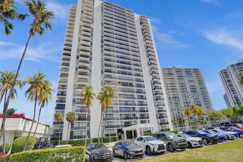 Condo in Aventura, Florida, 1 bedroom  № 1146817 - photo 26