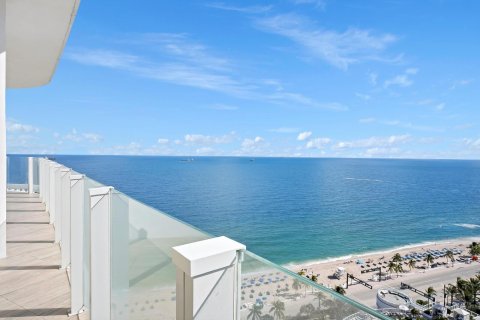 Condo in Fort Lauderdale, Florida, 4 bedrooms  № 927978 - photo 1