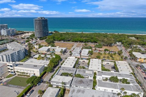 Condo in Miami Beach, Florida, 1 bedroom  № 1170749 - photo 1