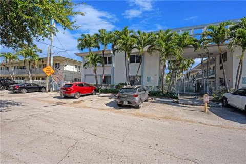 Condominio en venta en Miami Beach, Florida, 1 dormitorio, 66.89 m2 № 1170749 - foto 30