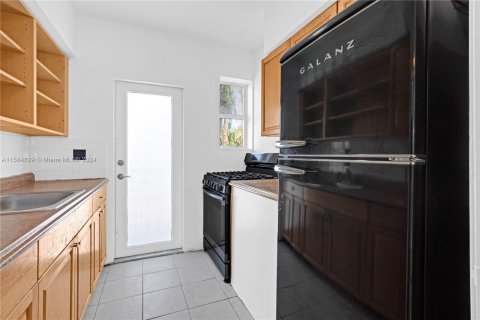 Condo in Miami Beach, Florida, 1 bedroom  № 1170749 - photo 7