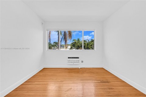 Condominio en venta en Miami Beach, Florida, 1 dormitorio, 66.89 m2 № 1170749 - foto 13