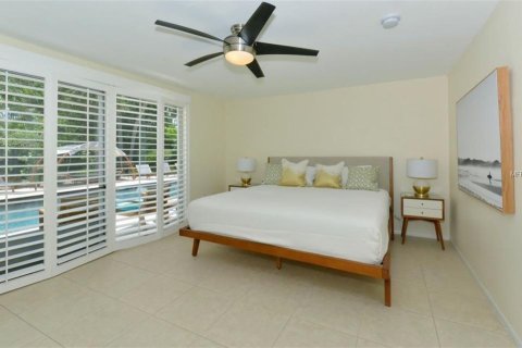 Villa ou maison à louer à Sarasota, Floride: 4 chambres, 211.26 m2 № 248510 - photo 10