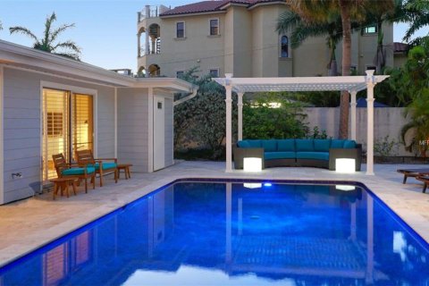 Villa ou maison à louer à Sarasota, Floride: 4 chambres, 211.26 m2 № 248510 - photo 25