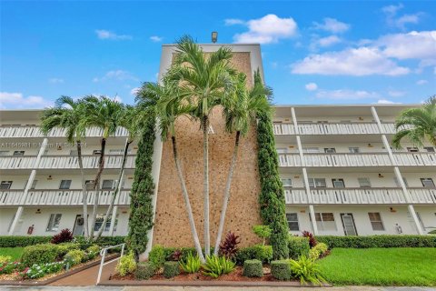 Copropriété à vendre à Boca Raton, Floride: 2 chambres, 83.24 m2 № 1331849 - photo 1