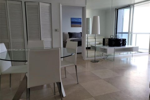 Condo in Miami Beach, Florida, 1 bedroom  № 496512 - photo 5