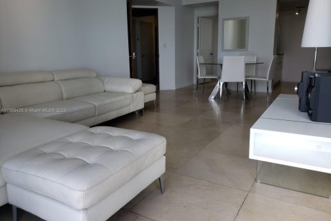 Condo in Miami Beach, Florida, 1 bedroom  № 496512 - photo 3