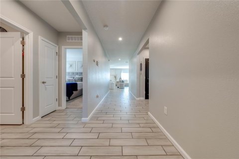 Casa en venta en Winter Haven, Florida, 4 dormitorios, 159.98 m2 № 1353254 - foto 9