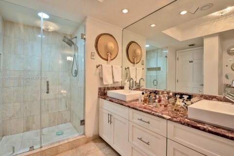 Condo in Aventura, Florida, 3 bedrooms  № 1347744 - photo 23