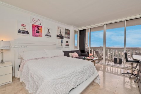 Condo in Aventura, Florida, 3 bedrooms  № 1347744 - photo 26