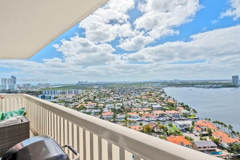 Condominio en alquiler en Aventura, Florida, 3 dormitorios, 176.51 m2 № 1347744 - foto 11