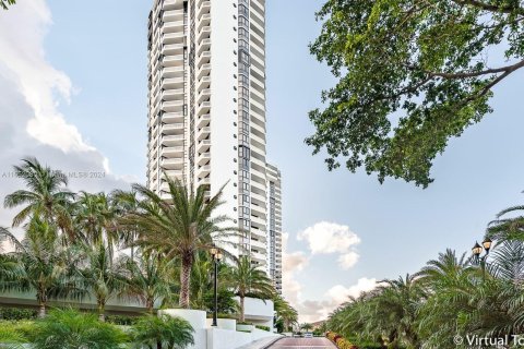 Copropriété à louer à Aventura, Floride: 3 chambres, 176.51 m2 № 1347744 - photo 3