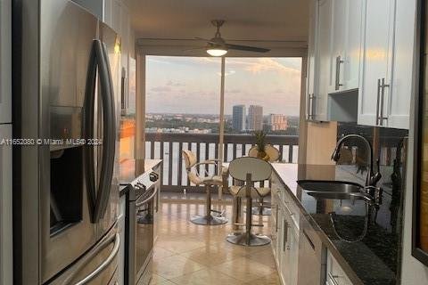 Condominio en alquiler en Aventura, Florida, 3 dormitorios, 176.51 m2 № 1347744 - foto 15