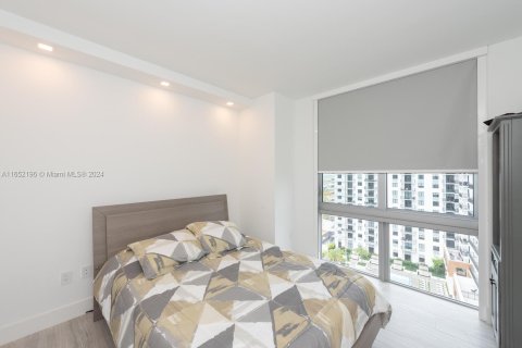 Condo in North Miami Beach, Florida, 3 bedrooms  № 1347746 - photo 18