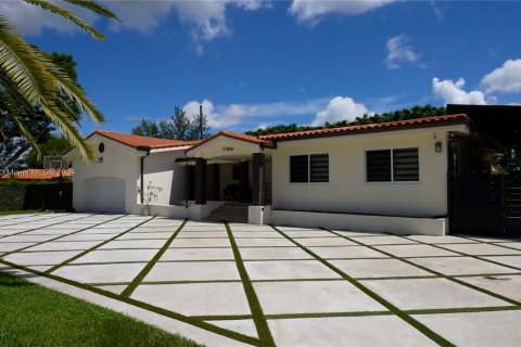 Villa ou maison à vendre à Miami, Floride: 9 chambres, 370.96 m2 № 1347745 - photo 6