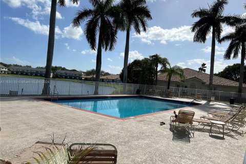 Townhouse in Dania Beach, Florida 2 bedrooms, 103.12 sq.m. № 1295065 - photo 22