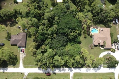 Terreno en venta en Loxahatchee Groves, Florida № 787788 - foto 1