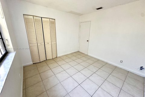 Condo in Coral Springs, Florida, 2 bedrooms  № 1319095 - photo 8