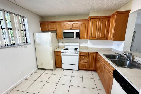 Condo in Coral Springs, Florida, 2 bedrooms  № 1319095 - photo 3