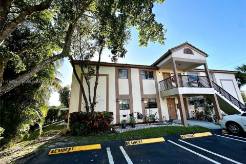 Condo in Coral Springs, Florida, 2 bedrooms  № 1319095 - photo 1