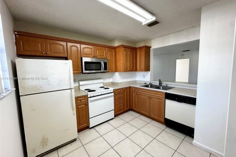 Condo in Coral Springs, Florida, 2 bedrooms  № 1319095 - photo 4