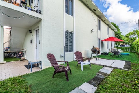 Immobilier commercial à vendre à Miami, Floride: 241.55 m2 № 930143 - photo 6