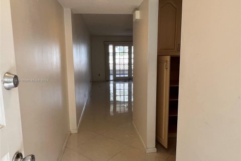 Copropriété à vendre à Davie, Floride: 2 chambres, 105.91 m2 № 1332663 - photo 3