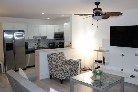 Condominio en venta en Deerfield Beach, Florida, 1 dormitorio, 65.77 m2 № 1077786 - foto 10