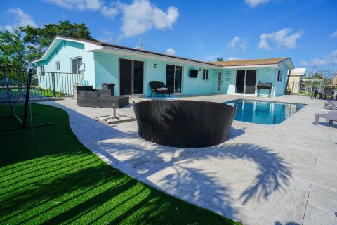 Villa ou maison à vendre à Pompano Beach, Floride: 4 chambres, 157.38 m2 № 1077833 - photo 7