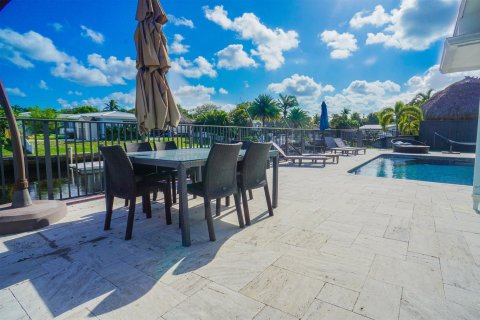 Villa ou maison à vendre à Pompano Beach, Floride: 4 chambres, 157.38 m2 № 1077833 - photo 11