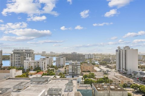 Condo in Miami Beach, Florida, 1 bedroom  № 1281005 - photo 27