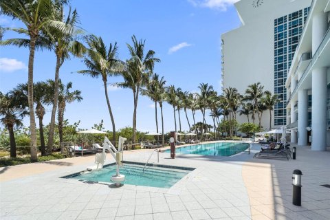 Condo in Miami Beach, Florida, 1 bedroom  № 1281005 - photo 28