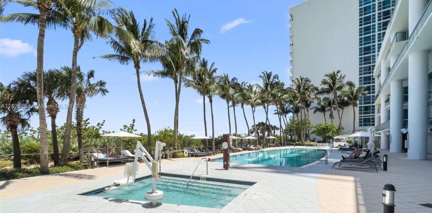 Condo in Miami Beach, Florida, 1 bedroom  № 1281005