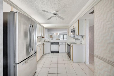 Condo in Tamarac, Florida, 2 bedrooms  № 1217178 - photo 26