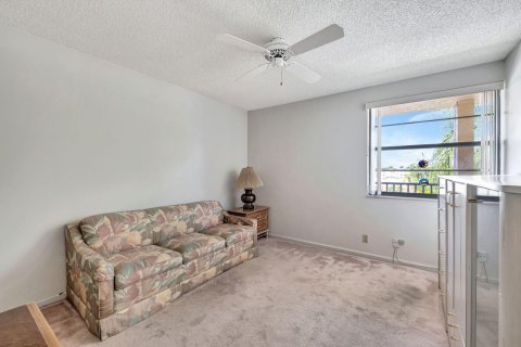 Condo in Tamarac, Florida, 2 bedrooms  № 1217178 - photo 12