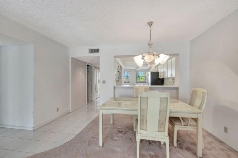 Condo in Tamarac, Florida, 2 bedrooms  № 1217178 - photo 19