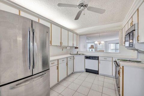 Condo in Tamarac, Florida, 2 bedrooms  № 1217178 - photo 25