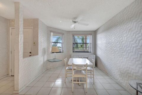 Condo in Tamarac, Florida, 2 bedrooms  № 1217178 - photo 30