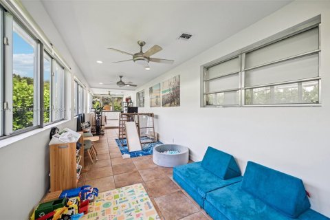 Casa en venta en Miami, Florida, 4 dormitorios, 179.58 m2 № 1294118 - foto 16