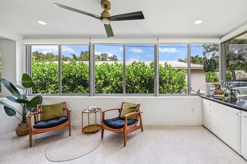 Villa ou maison à vendre à Miami, Floride: 4 chambres, 179.58 m2 № 1294118 - photo 8