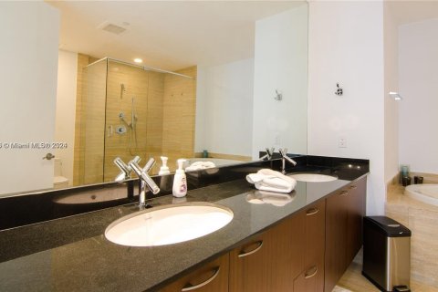 Condo in Sunny Isles Beach, Florida, 3 bedrooms  № 1293691 - photo 17